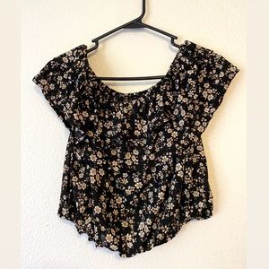 A two piece clothing set, size XL for both shirt and pants